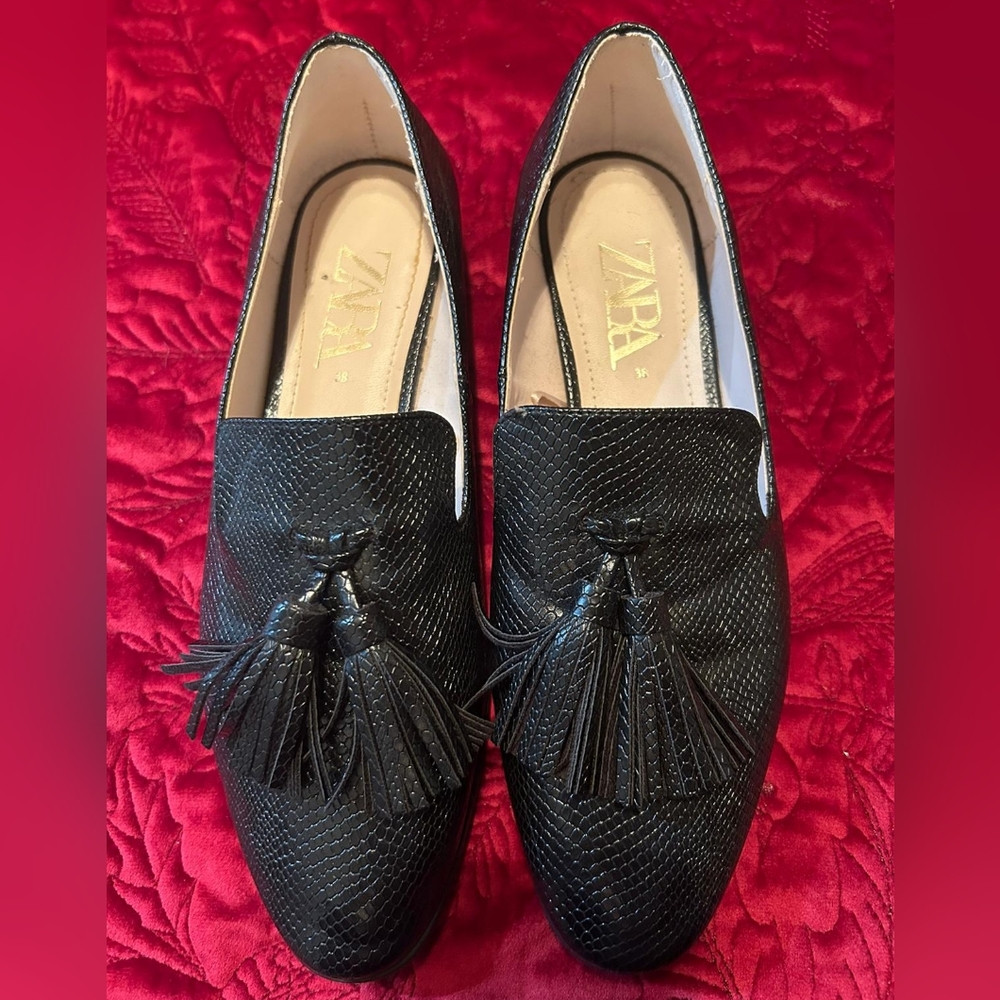 shoes - Picture 2 of 3